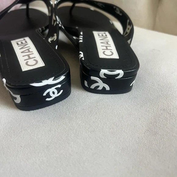 Chanel Leather CC Sandals size 37,5 fit size 7-7.5 US - Picture 11 of 12